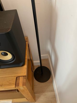 Lámpara de pie de ratán