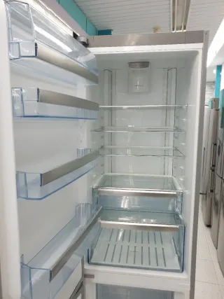 Nevera AEG de 2m x 60cm