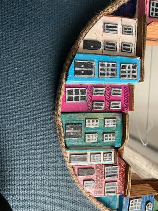 Espejo artesano con casitas de madera