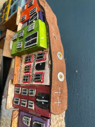 Espejo artesano con casitas de madera