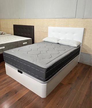 Estructura de cama con colchón