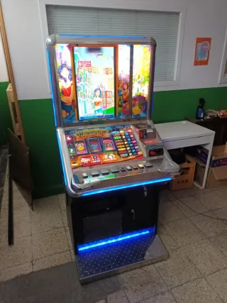 Máquina Tragaperras Macarena. Premio de 1000€