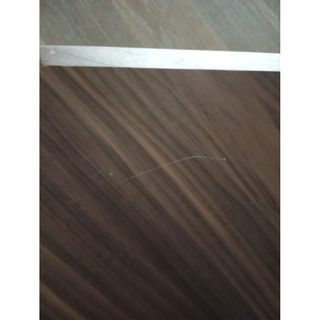 Mesa centro nogal con mínima tara - Angel Cerdá