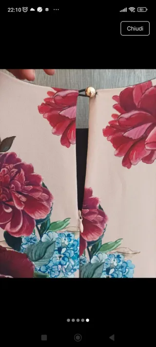 Abito praverile con fantasia floreale