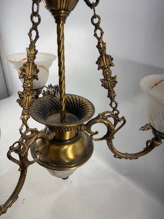 Lámpara de techo antigua dorada