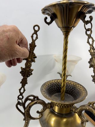 Lámpara de techo antigua dorada