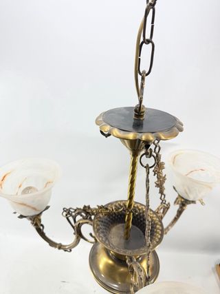 Lámpara de techo antigua dorada