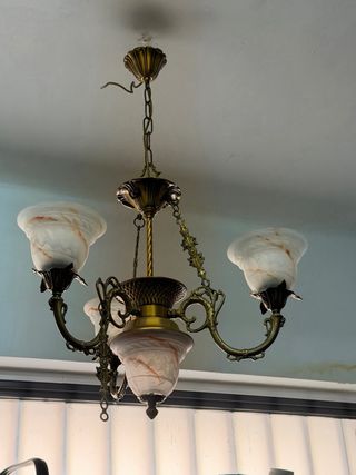 Lámpara de techo antigua dorada