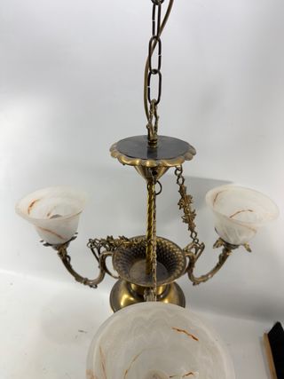 Lámpara de techo antigua dorada