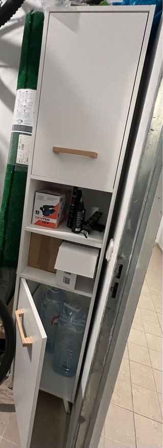 Mueble auxiliar blanco y madera