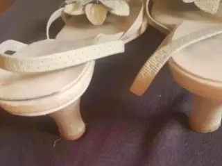 Sandalias Beige Flores N° 39