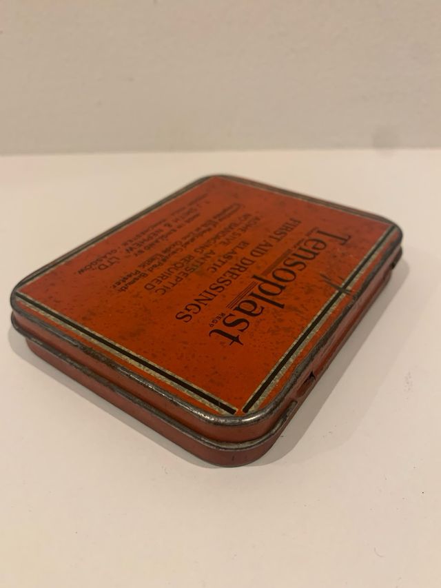 Scatola di latta Tensoplast vintage