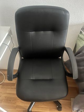 Silla de oficina negra