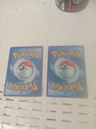 Cartas Pokémon Serperior EX y Pikachu VMAX