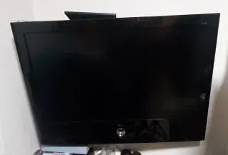 Televisor LG Negro modelo Scarlet, 37 pulgadas.
