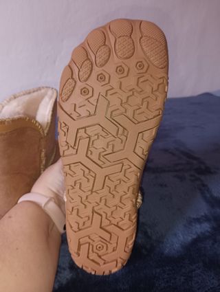 Botines Respetuosos / BAREFOOT Beige