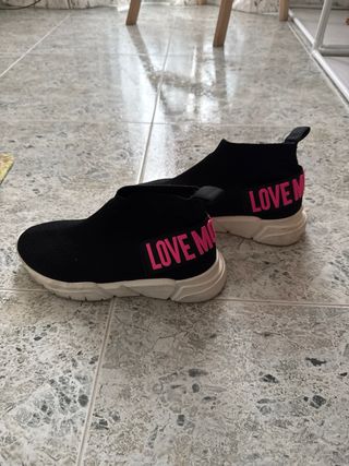 Zapatillas Moschino Negras y Rosas