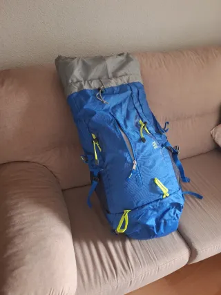 Mochila de Montaña Azul y Gris