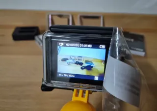 GoPro (4K) HERO4 Black + Bacpac LCD y accesorios