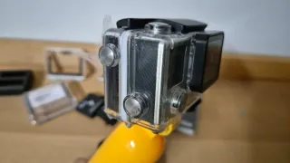 GoPro (4K) HERO4 Black + Bacpac LCD y accesorios