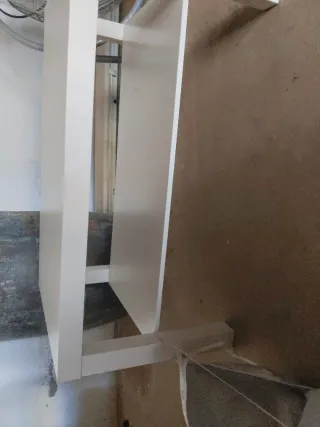 Mesa blanca moderna