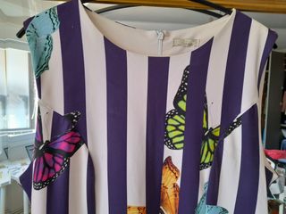 Vestido de verano con estampado de mariposas