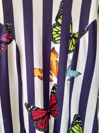 Vestido de verano con estampado de mariposas