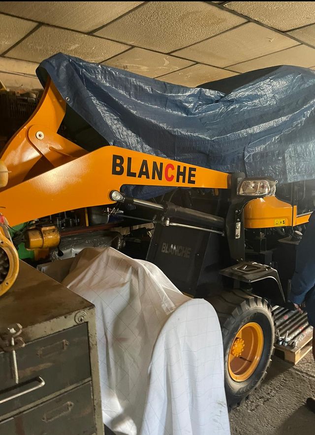 Cargadora Blanche sin usar