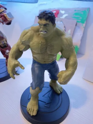 Figure Marvel: Thanos, Hulk, Iron Man, Ant-Man