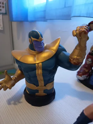 Figure Marvel: Thanos, Hulk, Iron Man, Ant-Man