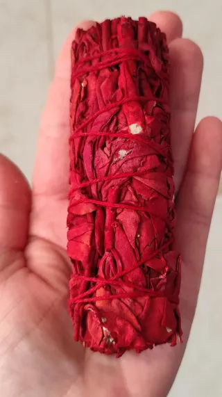 Atado de hierbas y flores secas