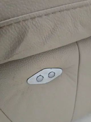 Sofá de piel eléctrico beige