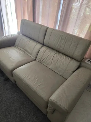 Sofá de piel eléctrico beige