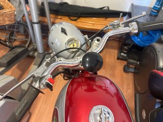 Ducati Clásica Roja y Plata