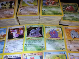 Grande collezione carte Pokémon con Vintage