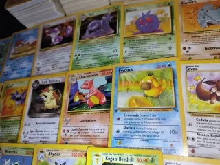 Grande collezione carte Pokémon con Vintage