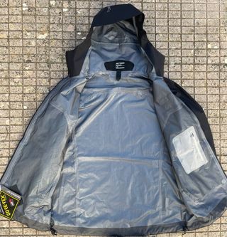Chaqueta Arc'teryx Beta Negra