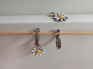 Pendientes Aro dos en uno Margaritas.