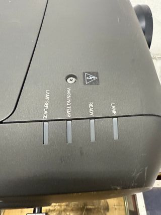 Proyector Christie LX 1500