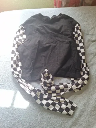 Camiseta manga larga cuadros blanco y negro