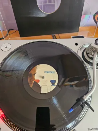 Armin van Buuren feat. Nadia Ali - Who Is Watching