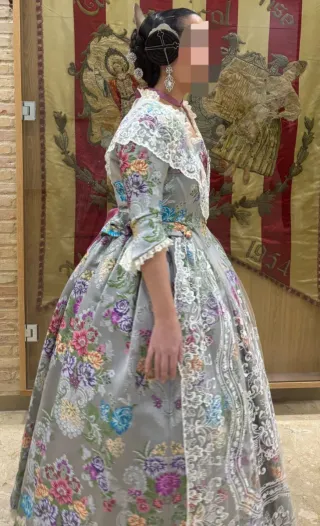 Traje de Fallera
