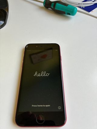 iPhone SE 128 GB Rosso