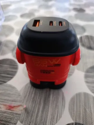 Cargador Divoom 65W Conexión Americana