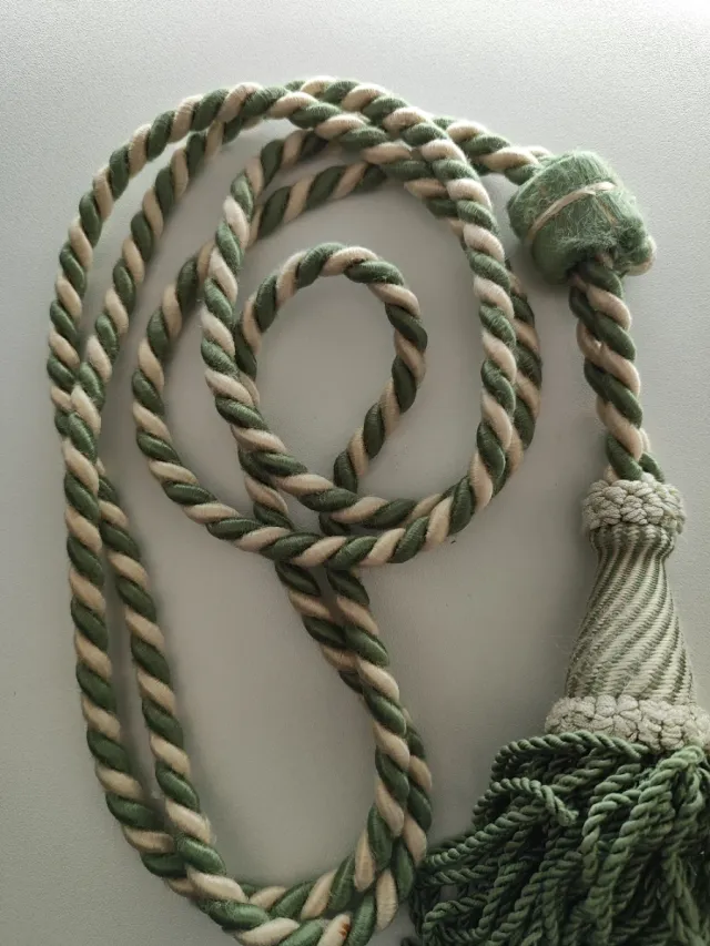 Alzapaño pasamanería vintage gran formato