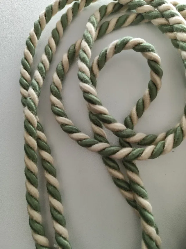 Alzapaño pasamanería vintage gran formato