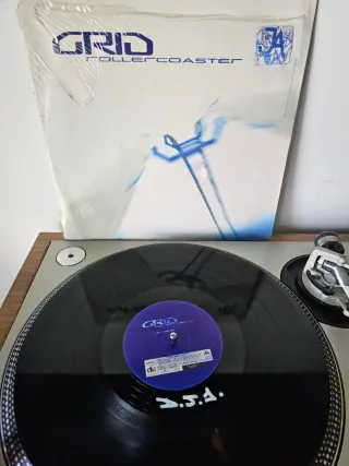 3  Vinilos del grupo GRID