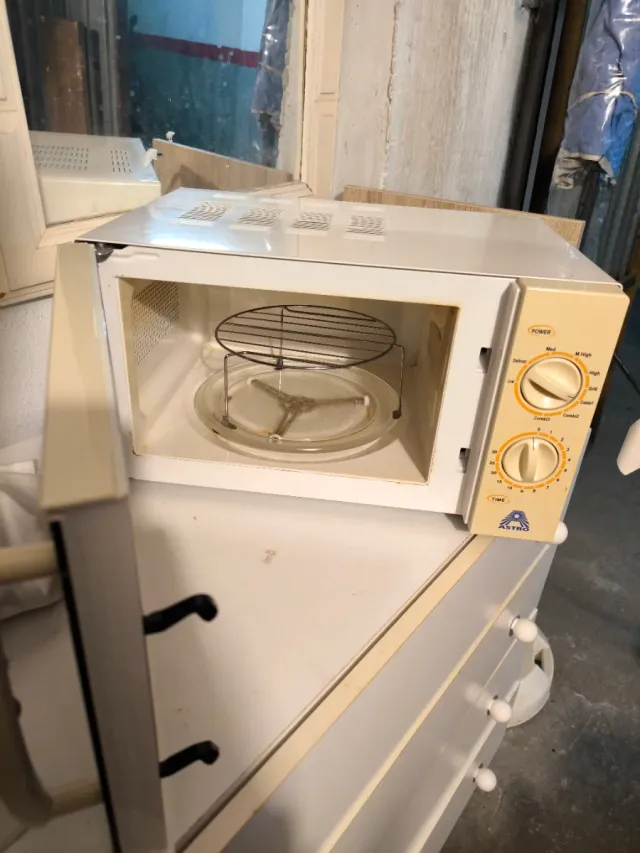 Microondas ASTRO