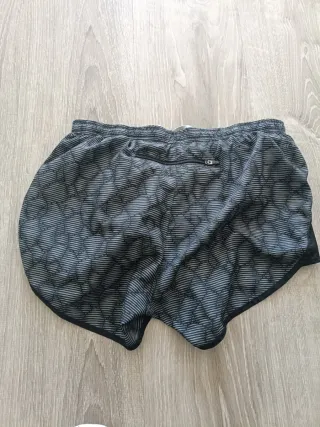 Pantalón corto Nike running gris y negro