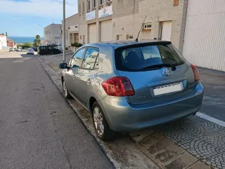 Toyota Auris impecable Pegatina C